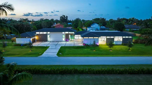 $3,285,000 | 11911 Northwest 2nd Street, Plantation, FL 33325