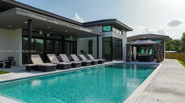 $3,285,000 | 11911 Northwest 2nd Street, Plantation, FL 33325