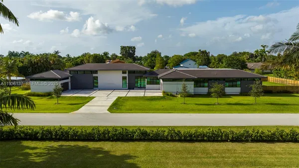 $3,285,000 | 11911 Northwest 2nd Street, Plantation, FL 33325
