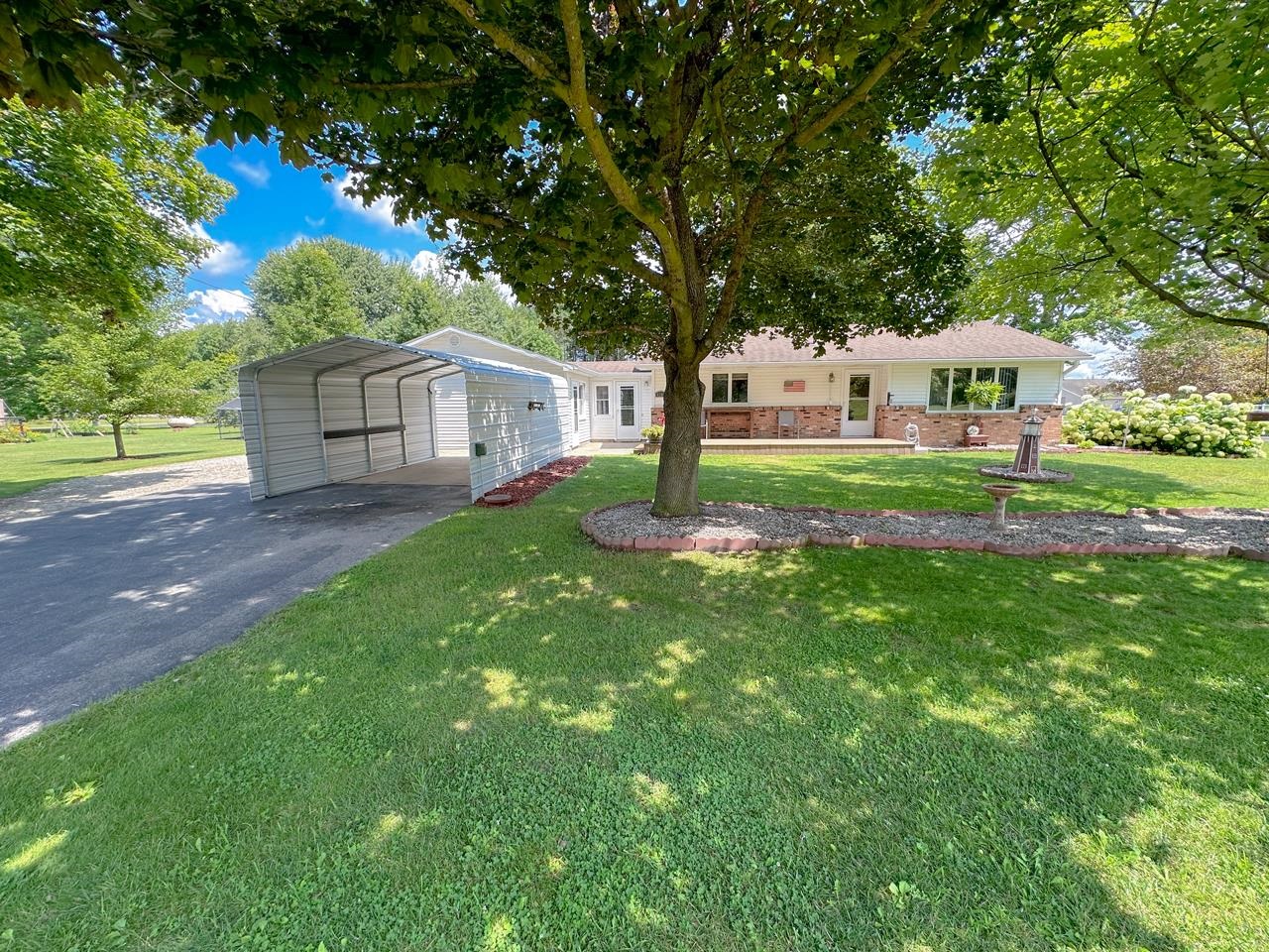 4202 North Alamando Road Coleman, MI 48618 - Photo 2 of 40