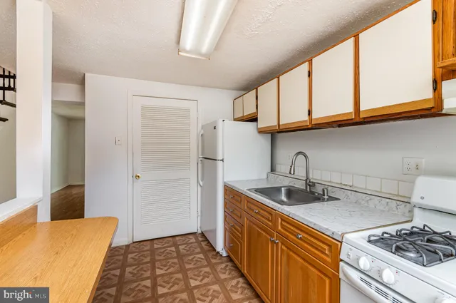 $168,845 | 1760 Dutch Village Drive, Hyattsville, MD 20785