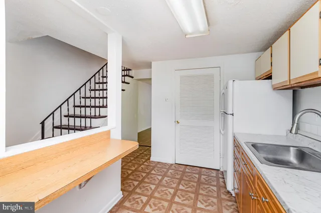 $168,845 | 1760 Dutch Village Drive, Hyattsville, MD 20785