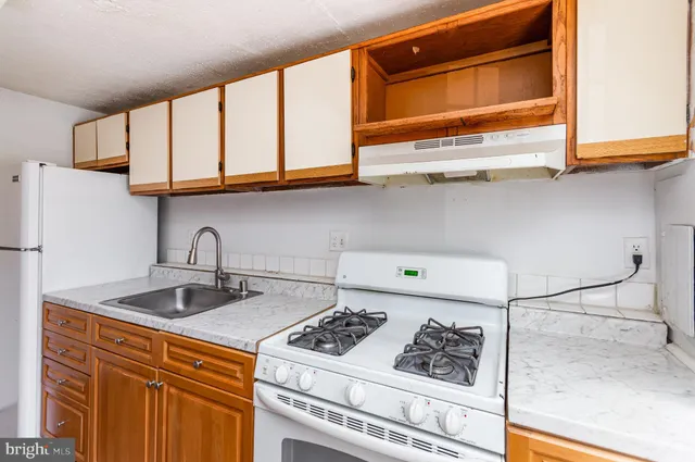 $168,845 | 1760 Dutch Village Drive, Hyattsville, MD 20785