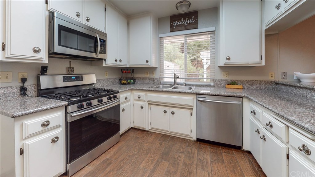 17390 Mockingbird Canyon Road Riverside, CA 92504 - Photo 2 of 35
