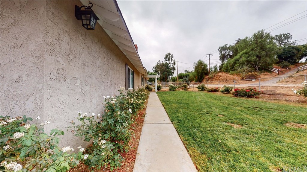 17390 Mockingbird Canyon Road Riverside, CA 92504 - Photo 24 of 35