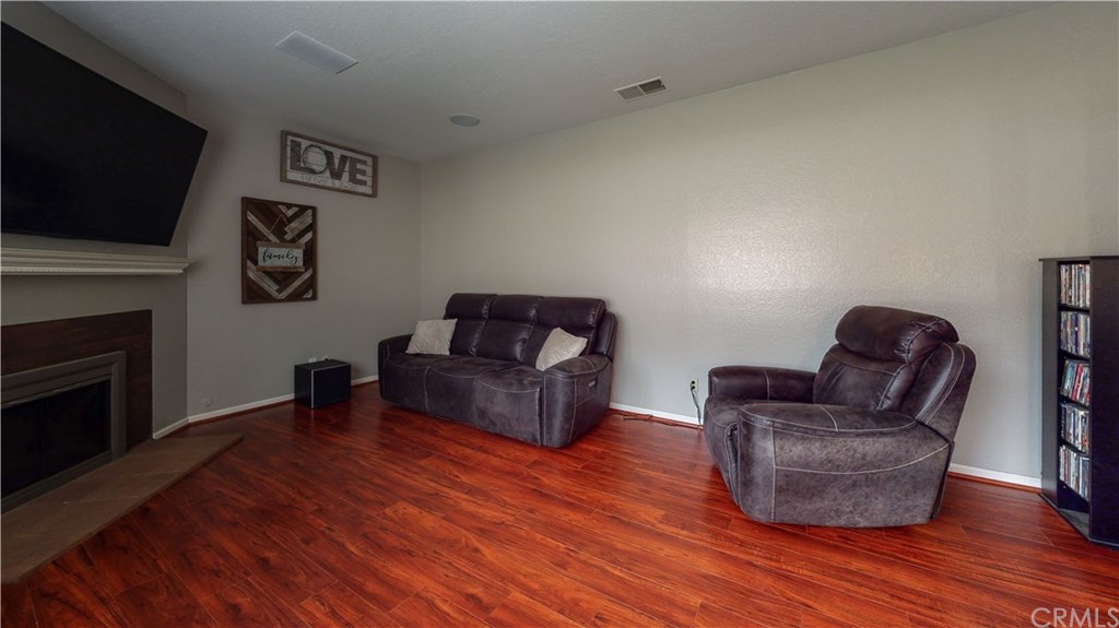 17390 Mockingbird Canyon Road Riverside, CA 92504 - Photo 4 of 35