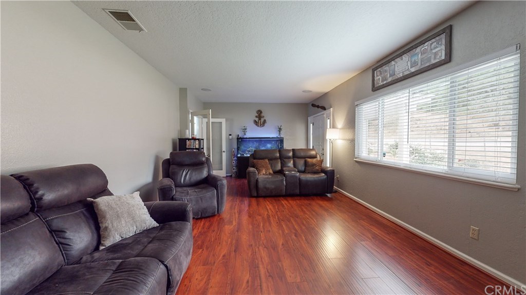 17390 Mockingbird Canyon Road Riverside, CA 92504 - Photo 6 of 35