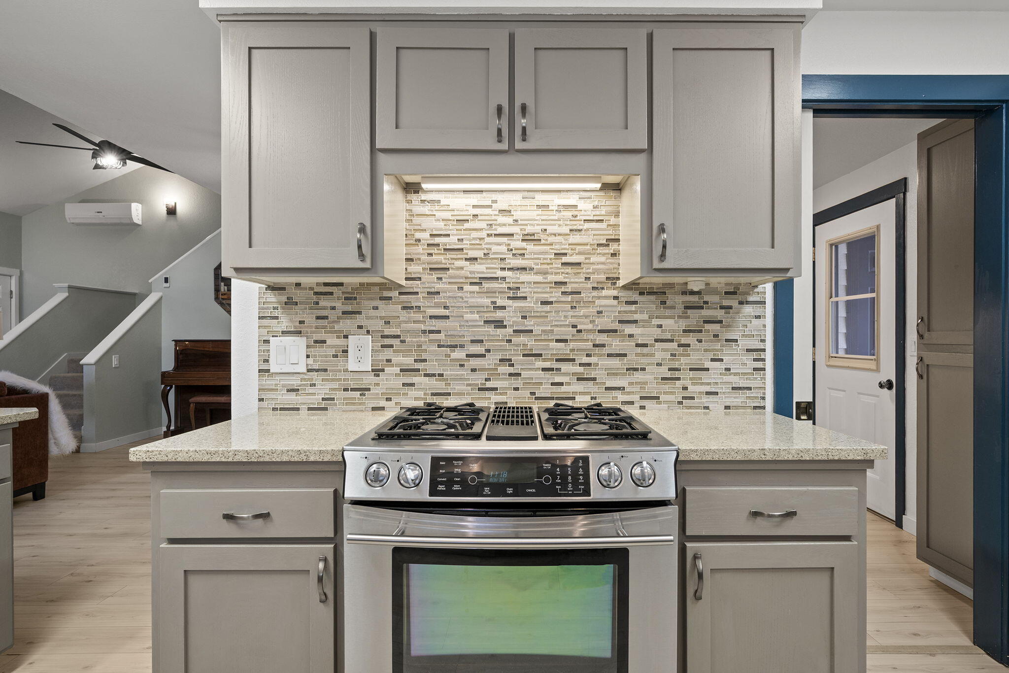 20275 Rogers Road Bend, OR 97703 - Photo 15 of 44 Gallery Image 15