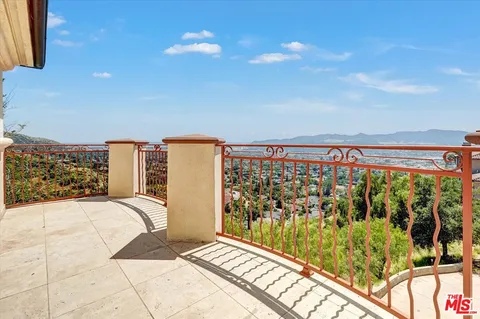 $2,998,000 | 1248 East Tujunga Avenue, Burbank, CA 91501