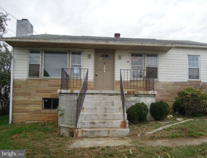 204 South Reymann Street Ranson, WV 25438 - Photo 16 of 16 Exterior (Front)