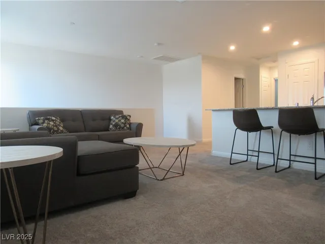 $1,650 | 5118 Steep Cliffs Avenue, Las Vegas, NV 89115