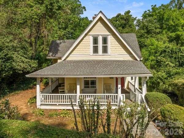 $359,999 | 334 Greenville Street, Saluda, NC 28773
