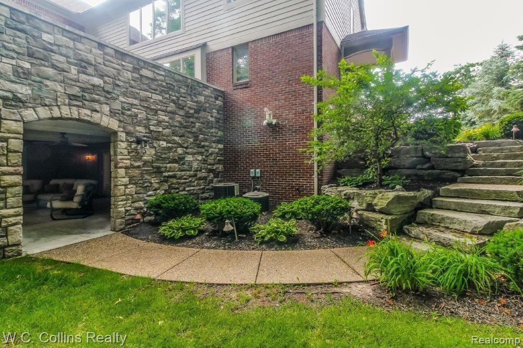 6960 Oakhurst Ridge Road Clarkston, MI 48348 - Photo 77 of 84 077-5976375-medium.jpg