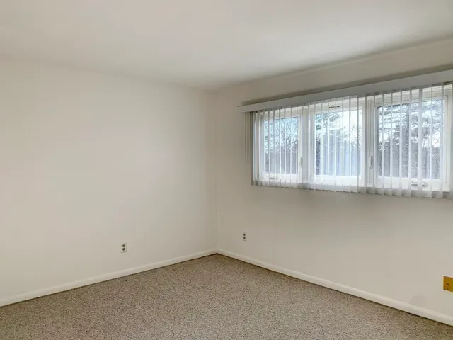 $2,200 | 112 Beacon Park Road, Unit 112, Webster, MA 01570