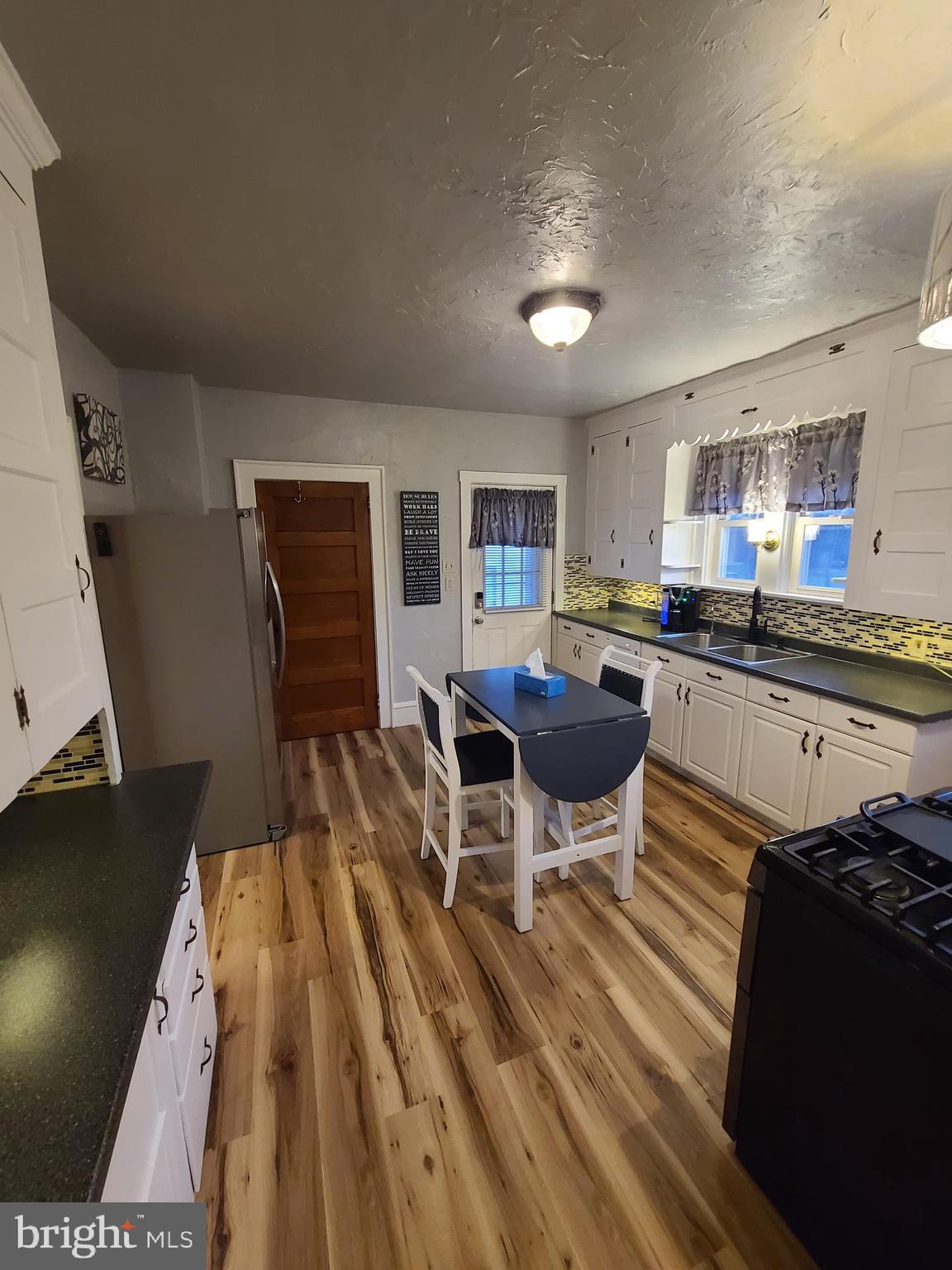 421 Rohrerstown Road Lancaster, PA 17603 - Photo 16 of 40