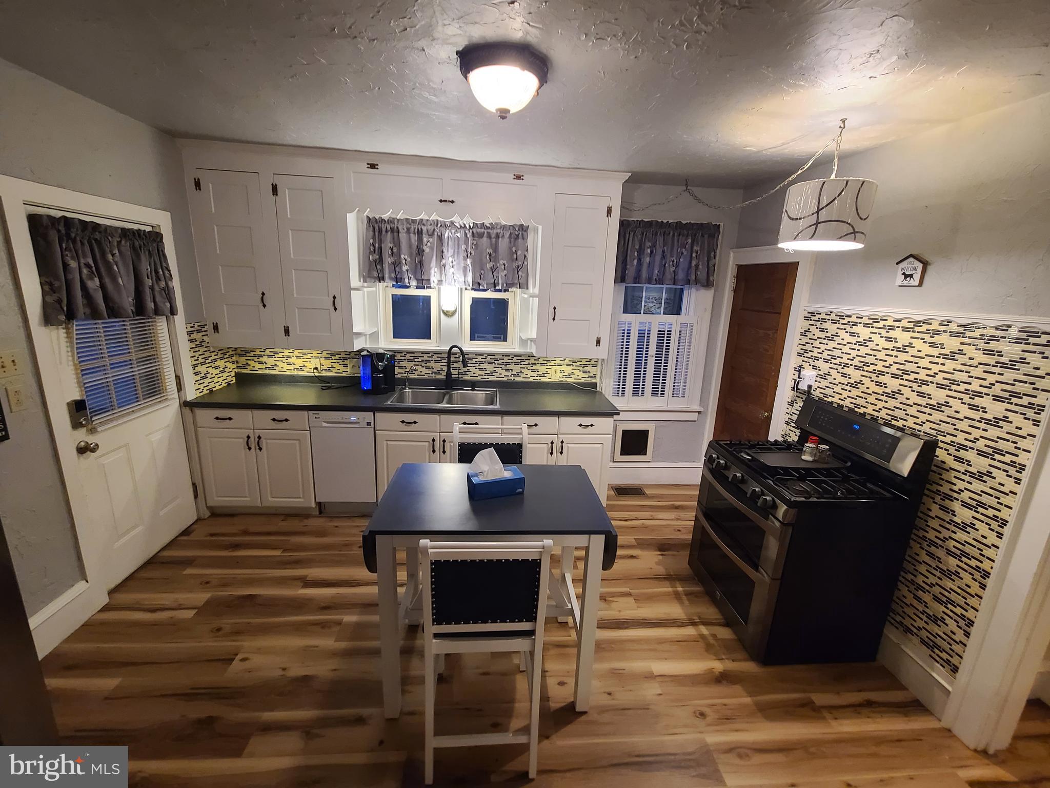 421 Rohrerstown Road Lancaster, PA 17603 - Photo 17 of 40