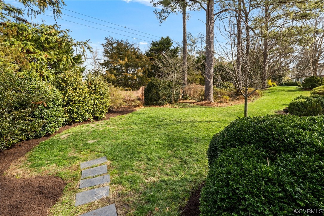 6161 River Road, Unit 1 Richmond, VA 23226 - Photo 28 of 32 a view of backyard with green space