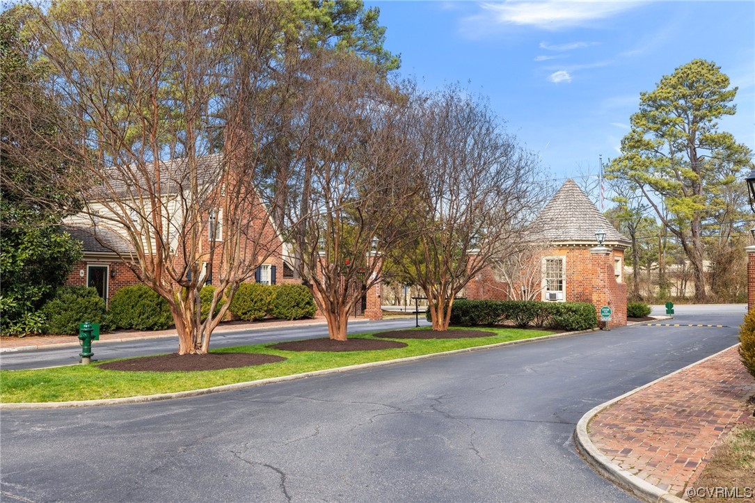 6161 River Road, Unit 1 Richmond, VA 23226 - Photo 3 of 32 a view of a playground with basketball court
