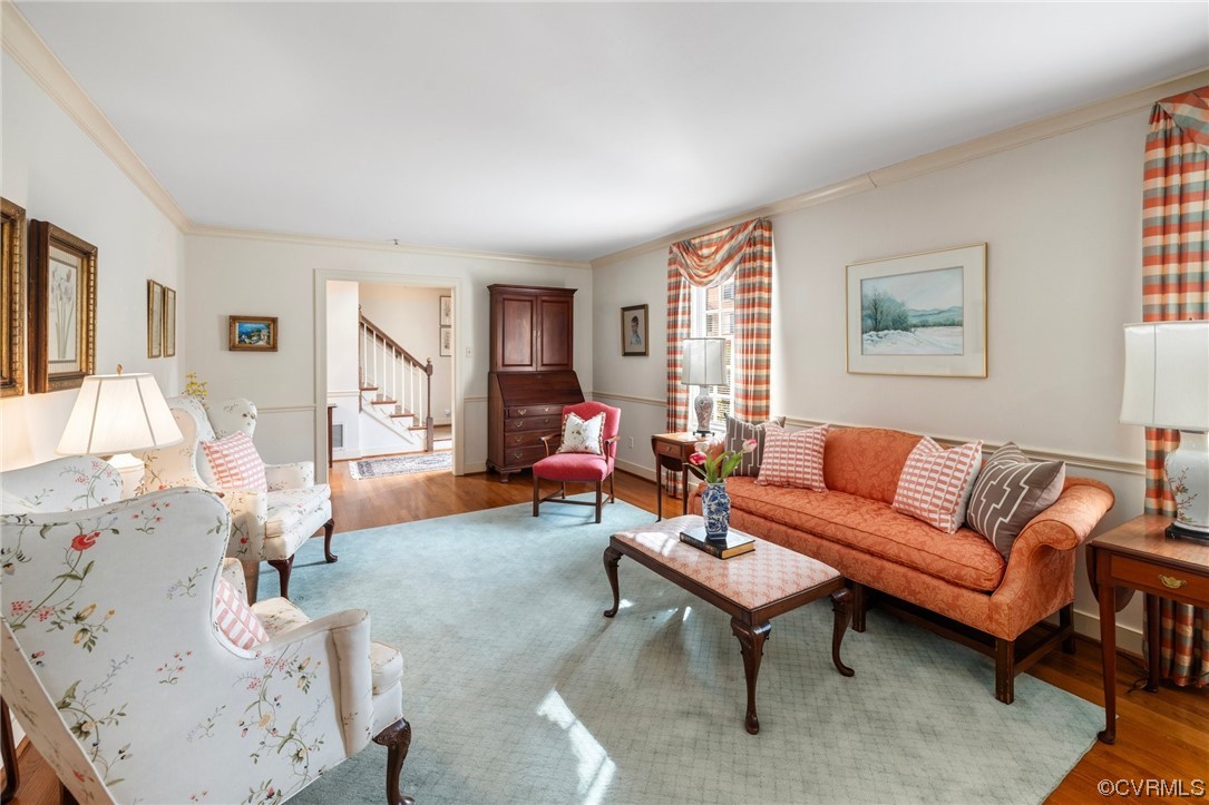6161 River Road, Unit 1 Richmond, VA 23226 - Photo 8 of 32 a living room with furniture and a window