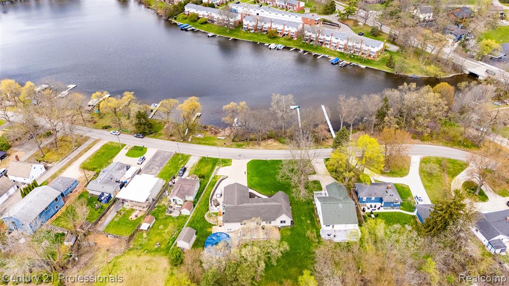 6591 Windiate Road Clarkston, MI 48346 - Photo 9 of 44