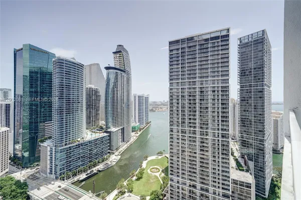 $4,300 | 500 Brickell Avenue, Unit 3807, Miami, FL 33131