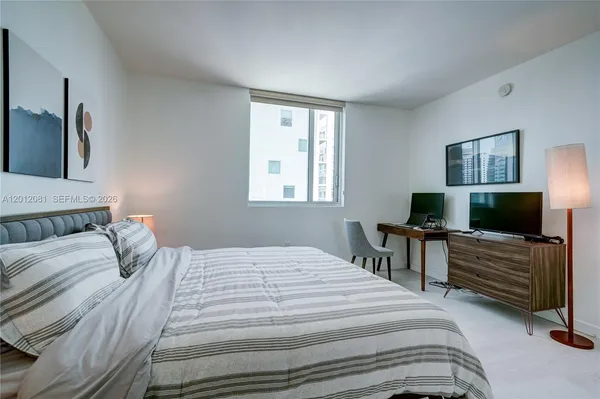 $4,300 | 500 Brickell Avenue, Unit 3807, Miami, FL 33131