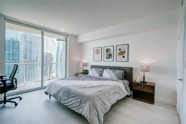 $4,300 | 500 Brickell Avenue, Unit 3807, Miami, FL 33131