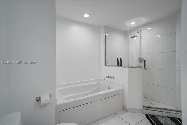 $4,300 | 500 Brickell Avenue, Unit 3807, Miami, FL 33131