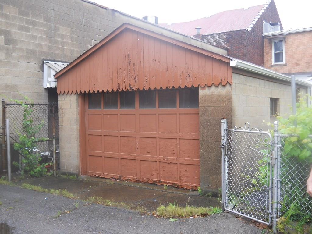 404 Ella Street McKees Rocks, PA 15136 - Photo 3 of 16