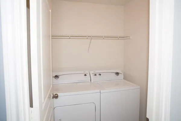 a close up view of a washer and dryer