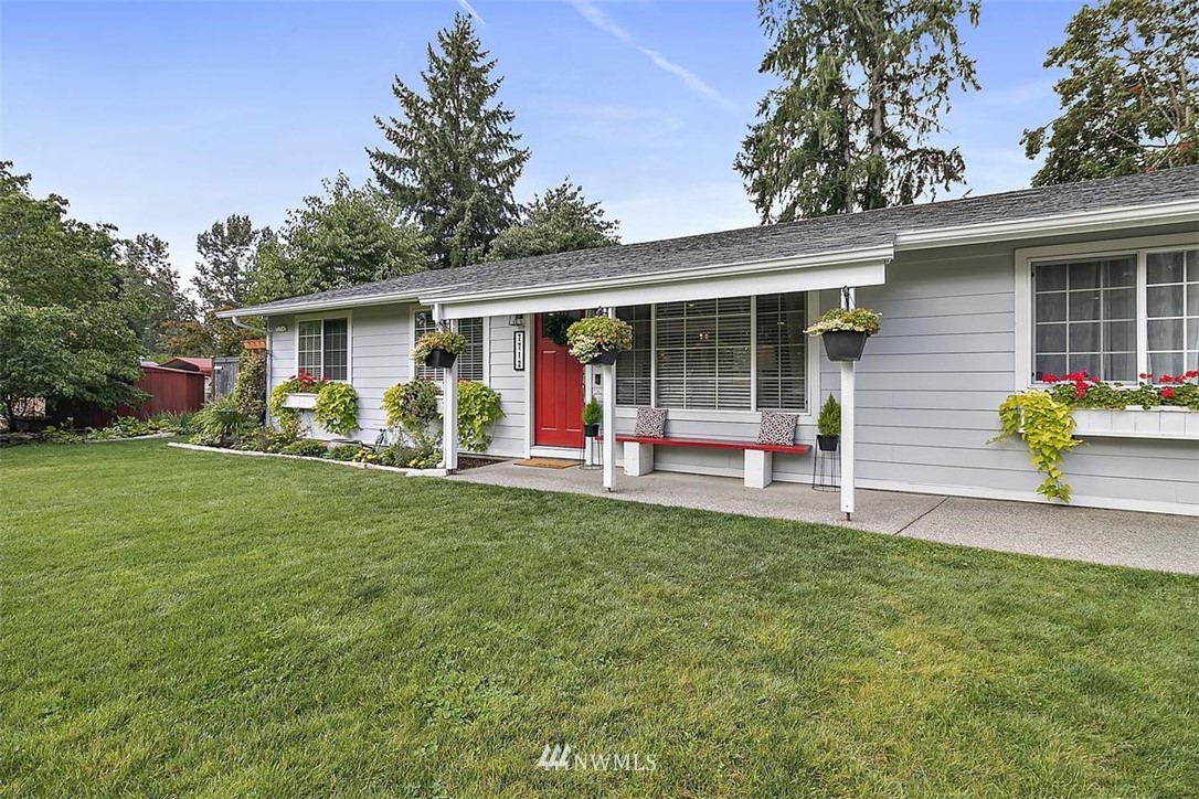 7712 Ridge Court Southeast Olympia, WA 98513 - Photo 4 of 32 Gallery Image 4