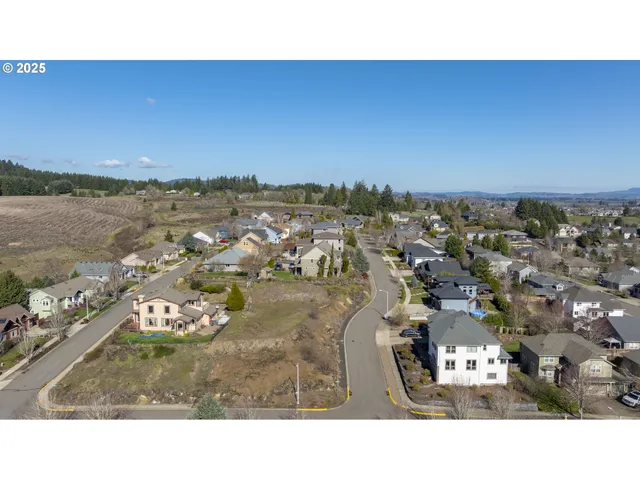 $310,000 | 2683 Northwest Mount Hood Drive, McMinnville, OR 97128