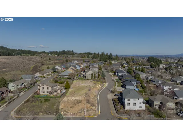 $310,000 | 2683 Northwest Mount Hood Drive, McMinnville, OR 97128