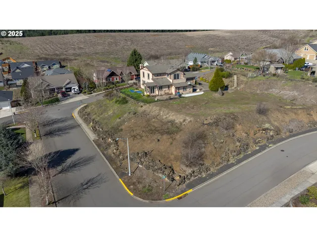 $310,000 | 2683 Northwest Mount Hood Drive, McMinnville, OR 97128