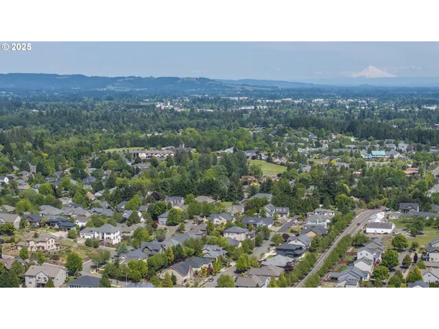 $310,000 | 2683 Northwest Mount Hood Drive, McMinnville, OR 97128