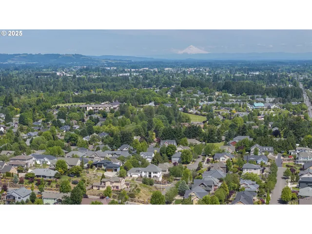 $310,000 | 2683 Northwest Mount Hood Drive, McMinnville, OR 97128