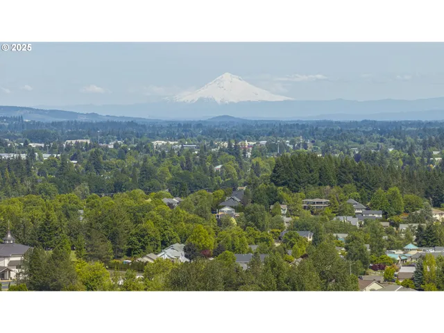 $310,000 | 2683 Northwest Mount Hood Drive, McMinnville, OR 97128