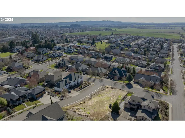 $310,000 | 2683 Northwest Mount Hood Drive, McMinnville, OR 97128