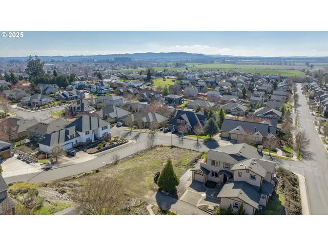 $310,000 | 2683 Northwest Mount Hood Drive, McMinnville, OR 97128