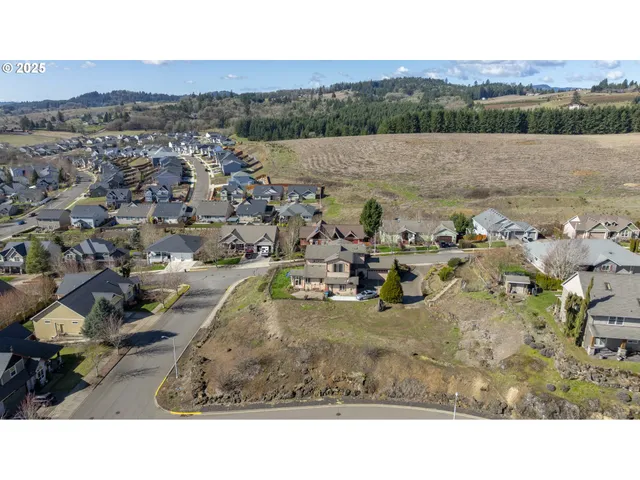 $310,000 | 2683 Northwest Mount Hood Drive, McMinnville, OR 97128