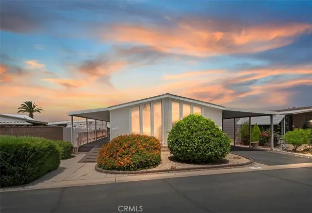 $210,000 | 1251 East Lugonia Avenue, Unit 48, Redlands, CA 92374