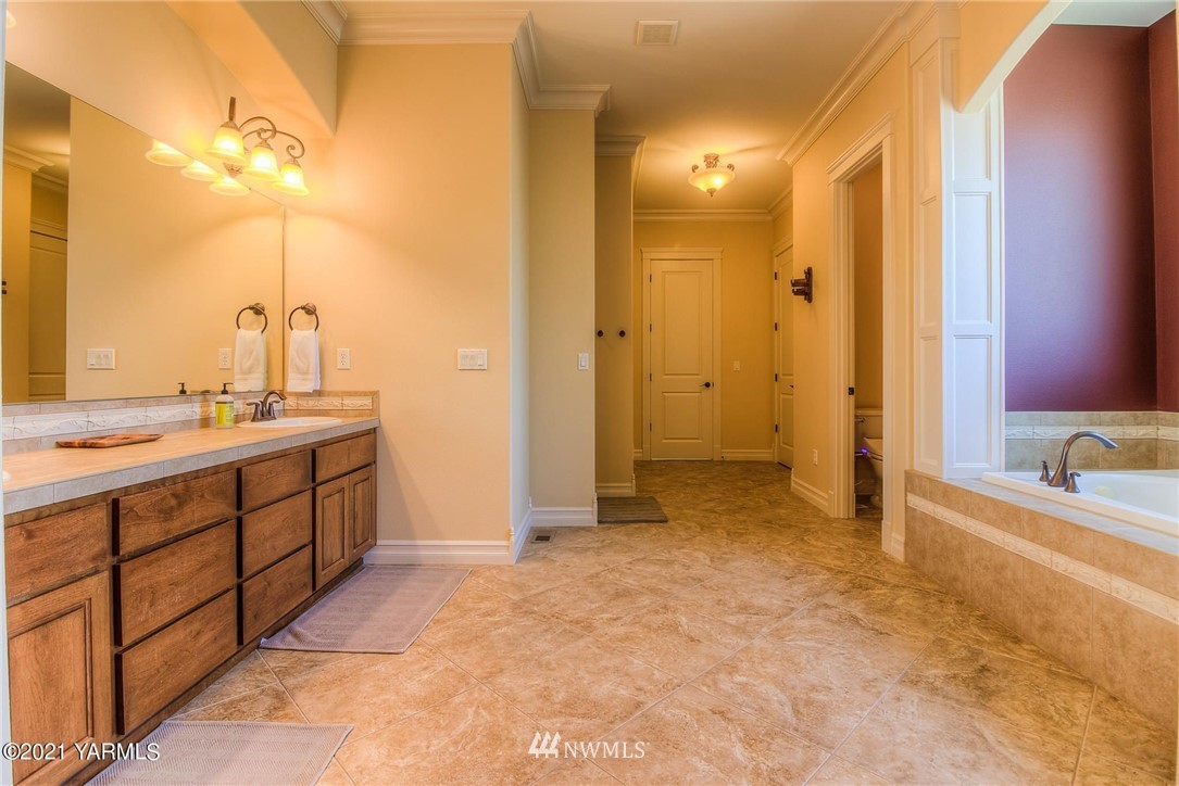7204 Modesto Way Yakima, WA 98908 - Photo 7 of 10 Gallery Image 7