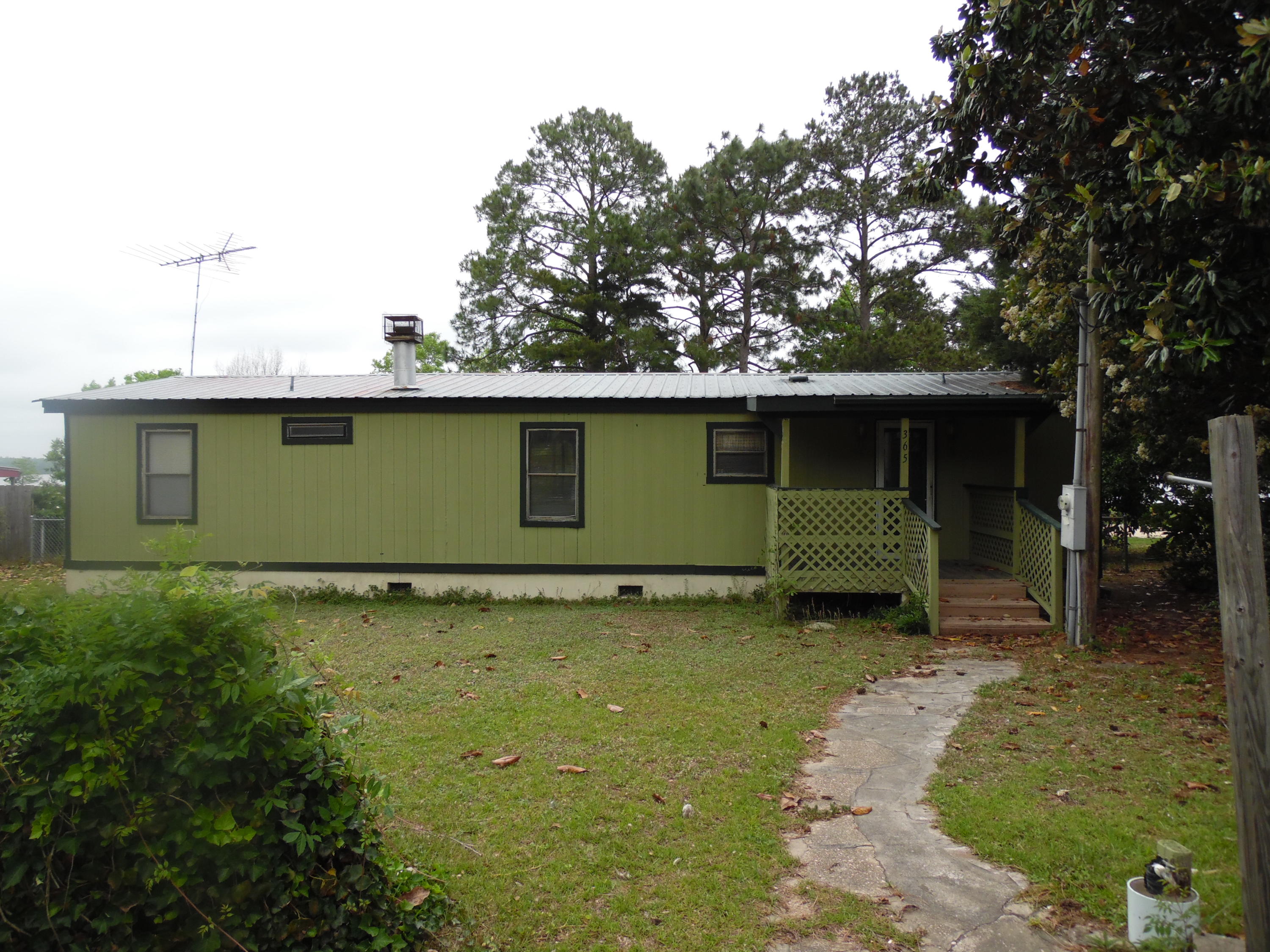 365 Vanderheide Road DeFuniak Springs, FL 32433 - Photo 1 of 34 Road side view