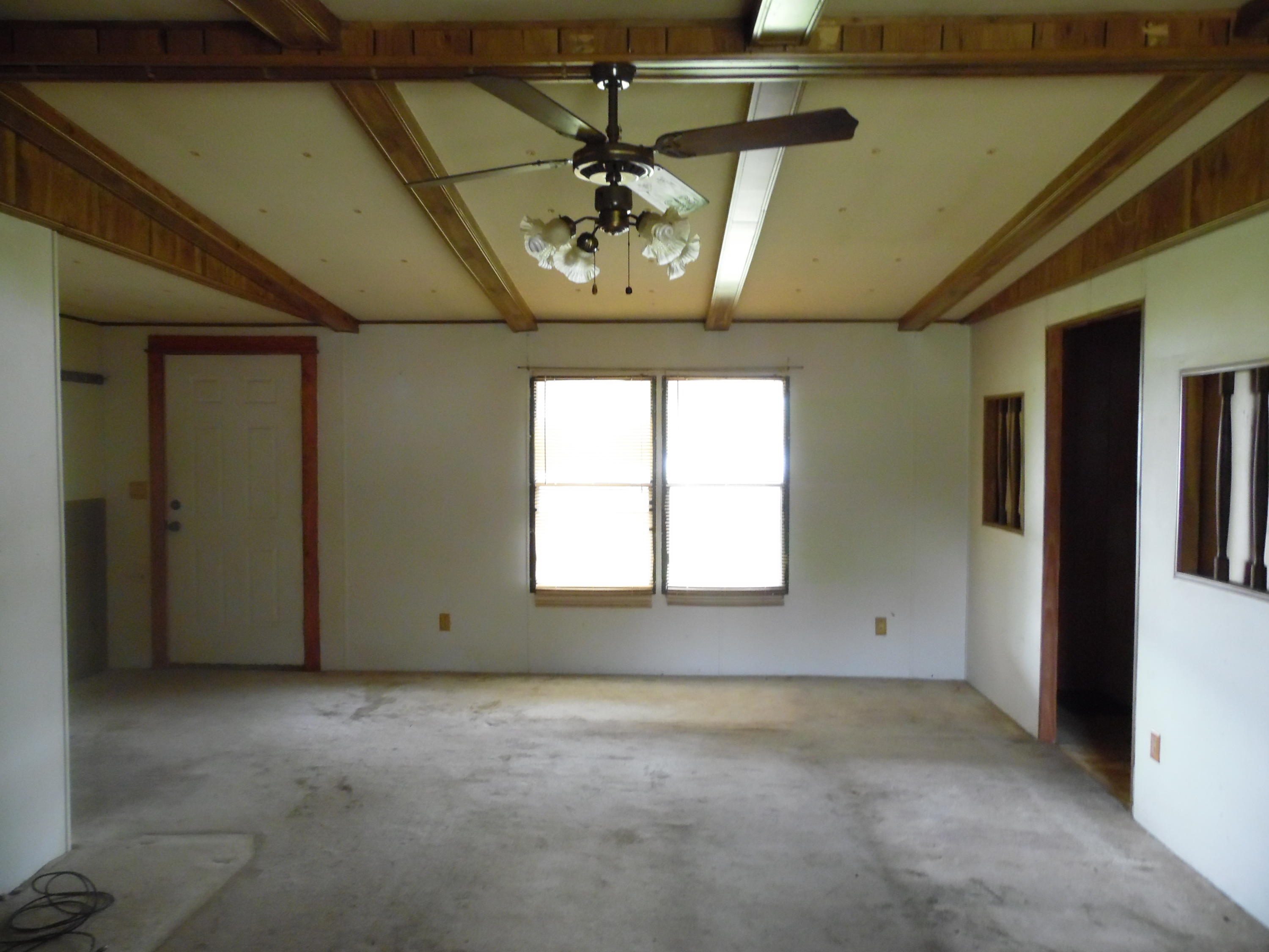 365 Vanderheide Road DeFuniak Springs, FL 32433 - Photo 14 of 34 Great Room