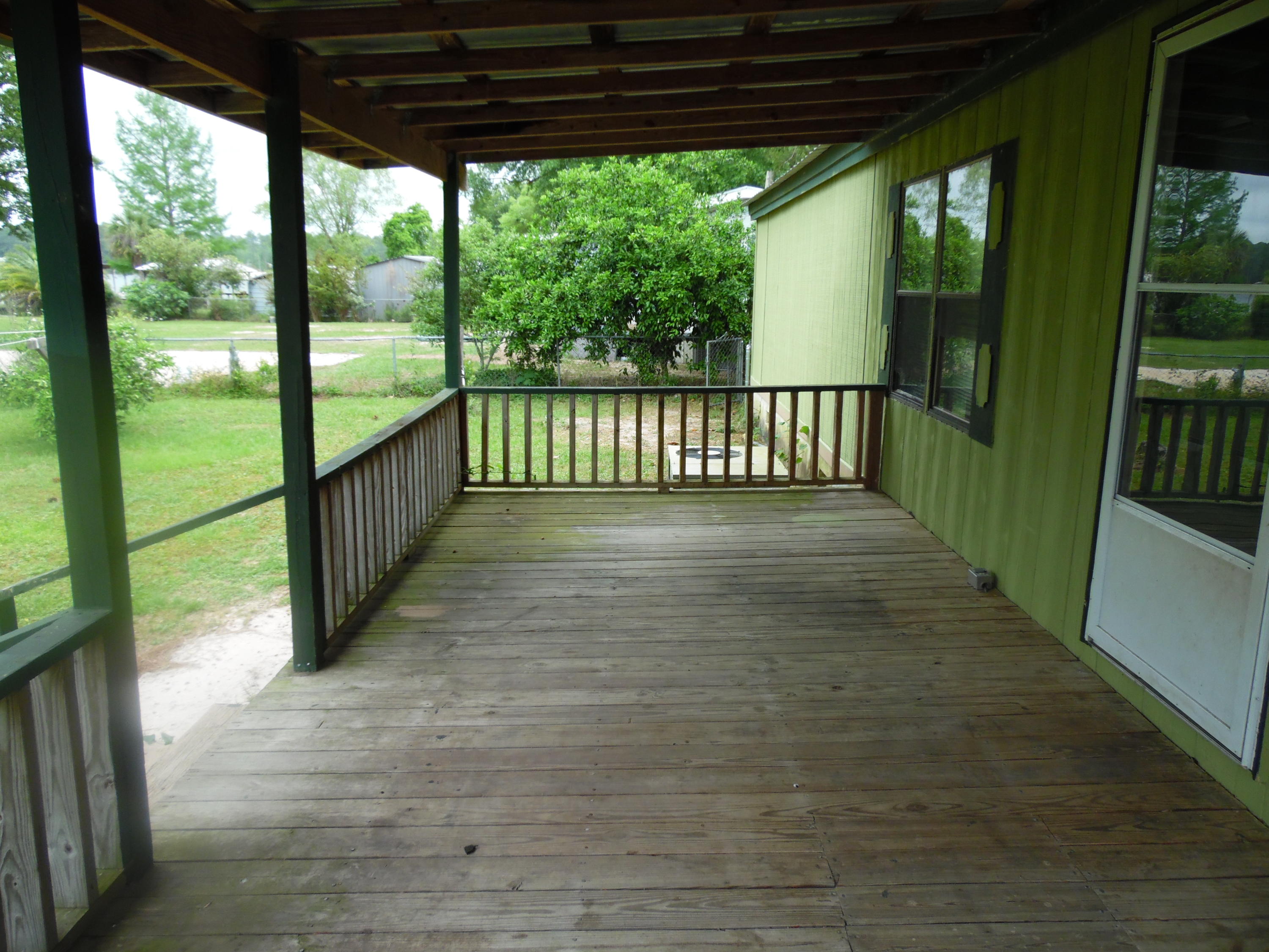 365 Vanderheide Road DeFuniak Springs, FL 32433 - Photo 24 of 34 18x24' back covered deck