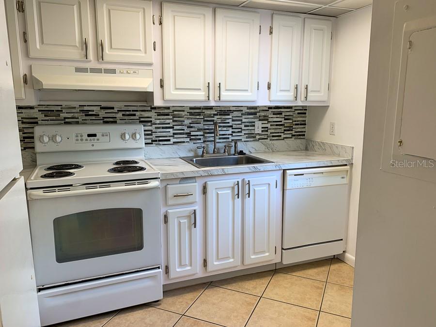 605 Southwest 75th Street, Unit 210 Gainesville, FL 32607 - Photo 2 of 16