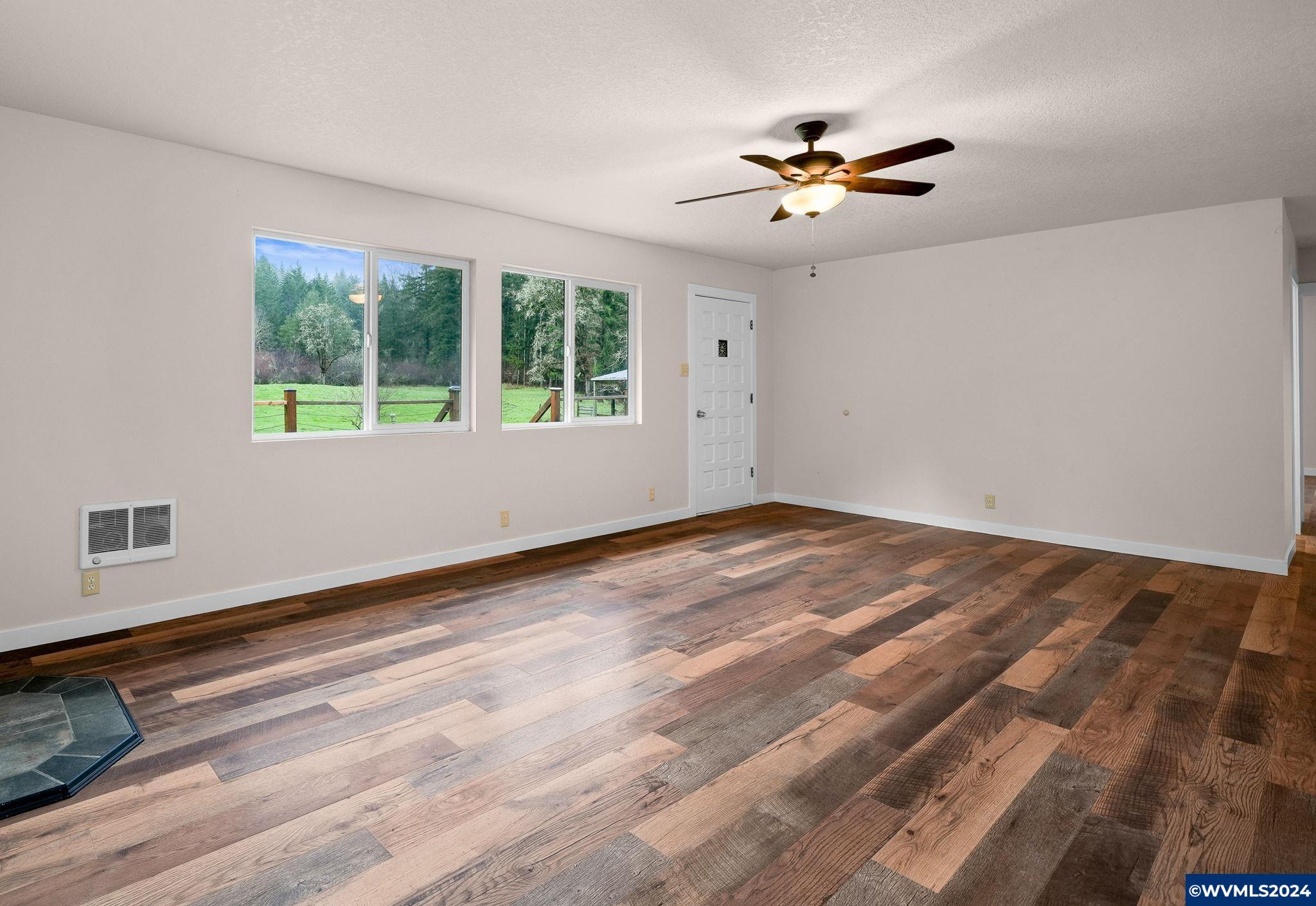 28451 Pleasant Valley Road Sweet Home, OR 97386 - Photo 12 of 33 Gallery Image 12