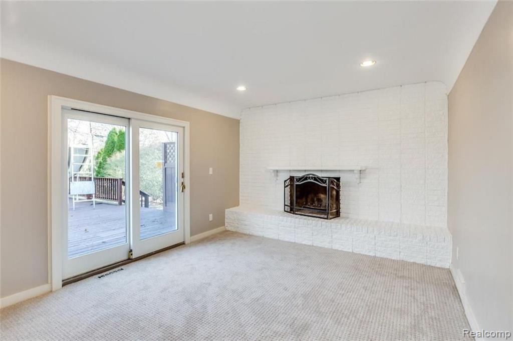 16448 Riverside Street Livonia, MI 48154 - Photo 9 of 25