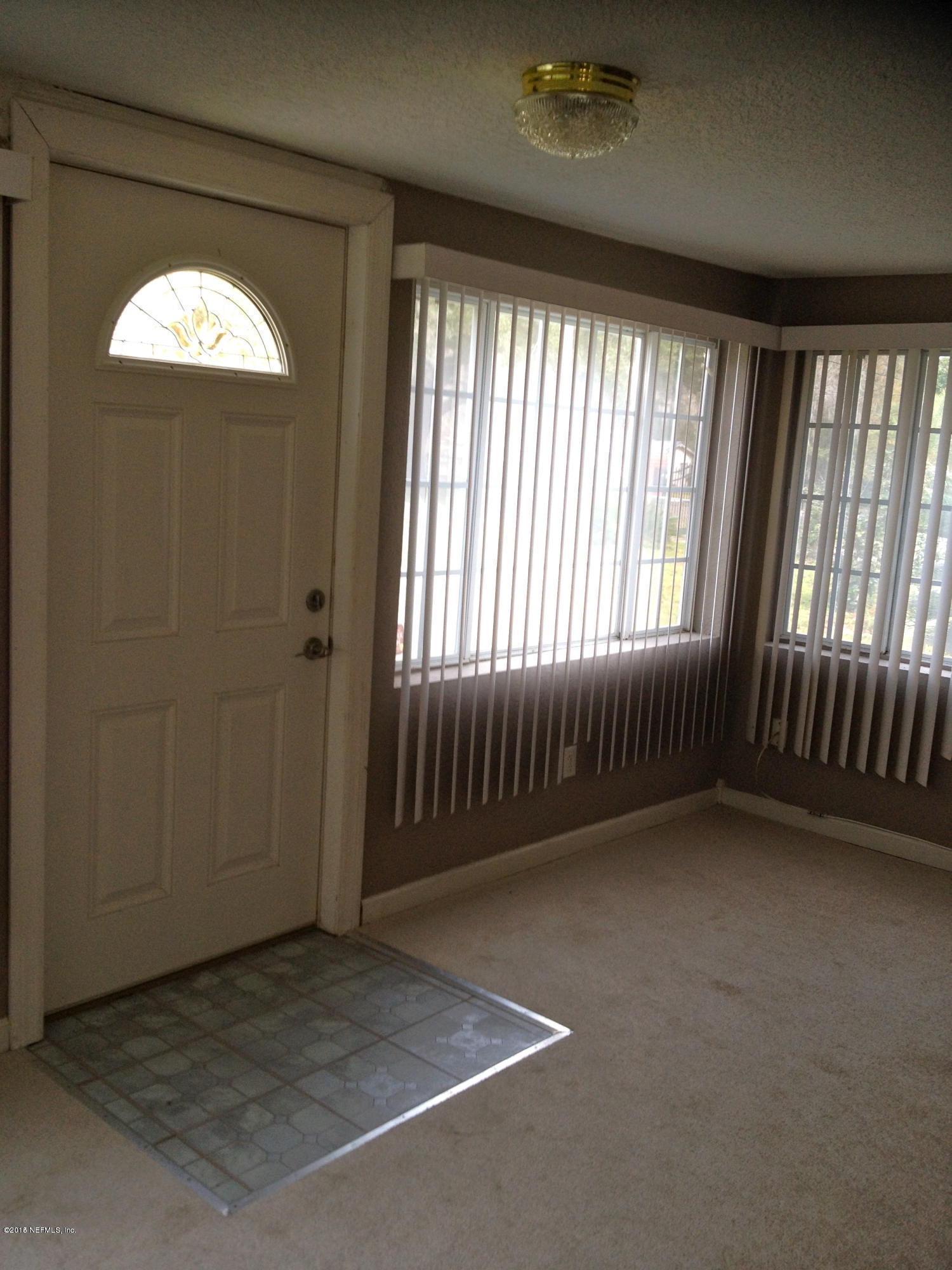 GILCHRIST FRONT ENTRY