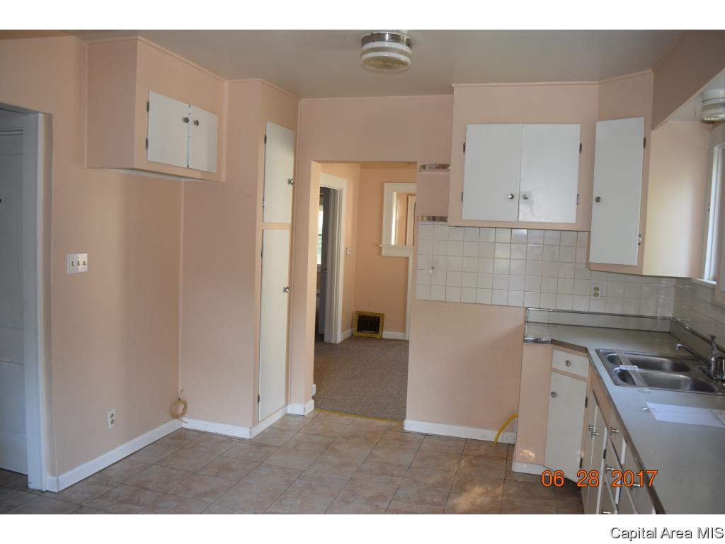 2641 South 9th Street Springfield, IL 62703 - Photo 5 of 10